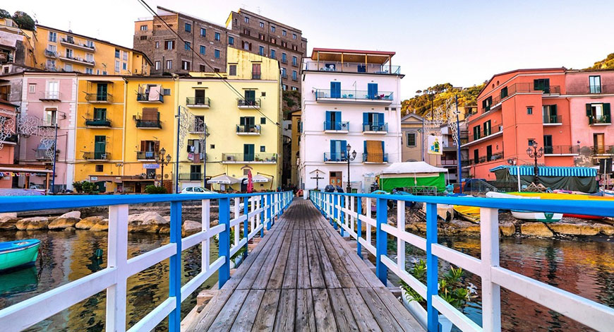 Sorrento marina grande baia di napoli